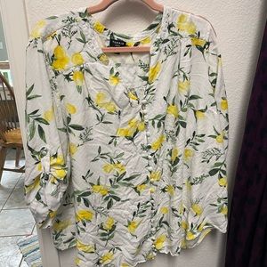 TORRID Harper White Lemon Print Button Roll Tab Sleeves Blouse, Size 4X